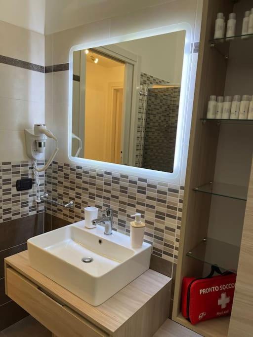 Bayres Suite Milan Extérieur photo